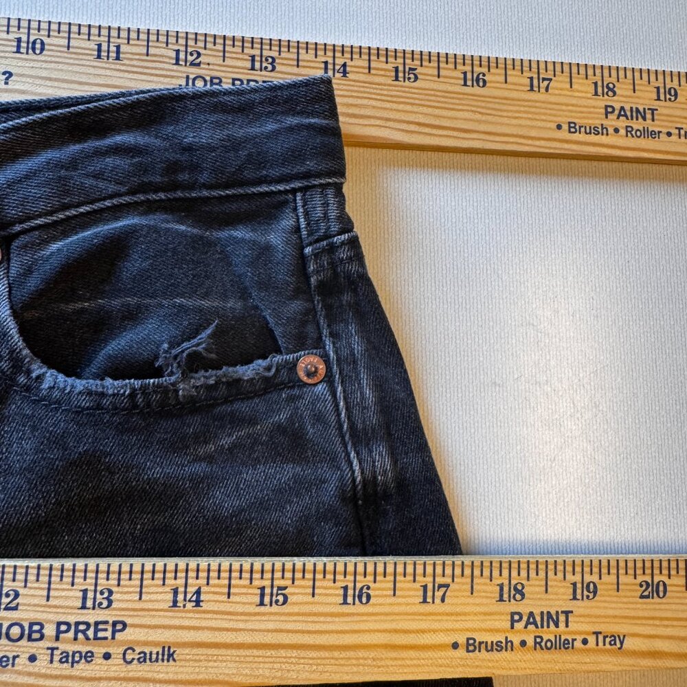 American Eagle 90s Boyfriend Short Size 4 Black Denim Distressed Festival - Picture 7 of 10